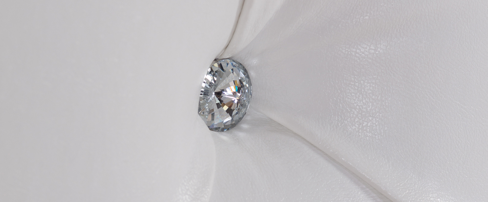 Двуспальные, Кровать с мягким изголовьем Монблан, ПМ 1 ящик + стразы, экокожа, 160*200